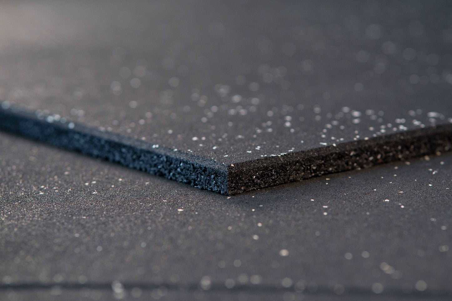 Gym Bodenplatten: Gym Rubber Mat SQMIZE®, 15 - 25 mm www.simpleproducts.at GRM100-20 