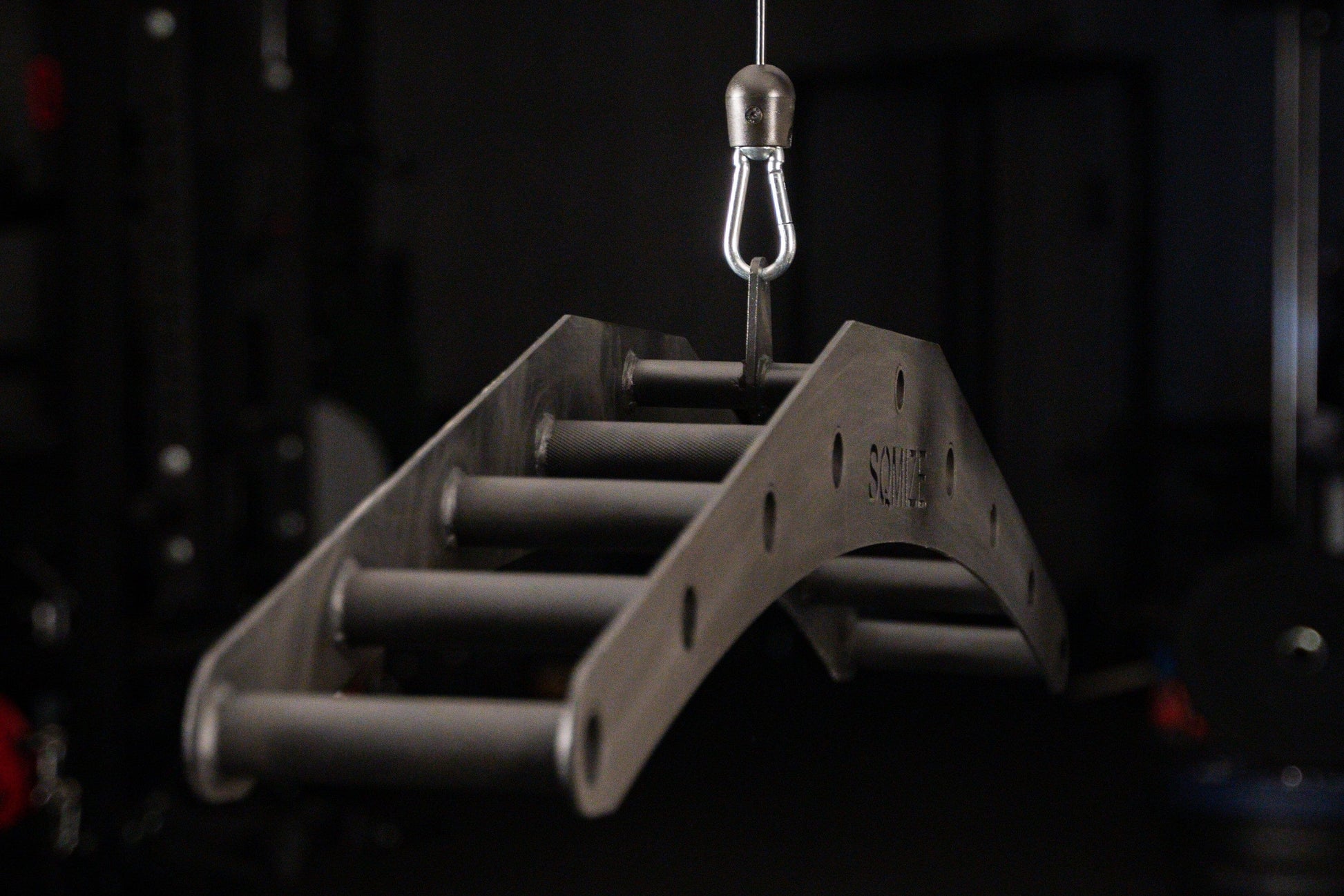 Monster Multi Lat Bar SQMIZE® MB600R, Länge 122 cm www.simpleproducts.at 